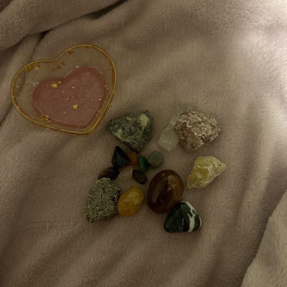 crystal bundle with heart dish